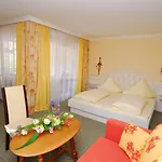 Hotel Dreiflüssehof 4*